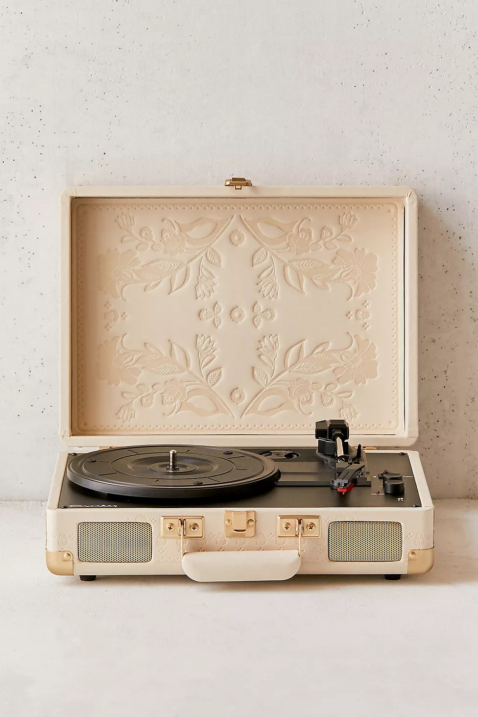 Crosley UO Exclusive Folklore Floral Cruiser Vinyl Record Player With Bluetooth Input & Output | Urban Outfitters (EU)