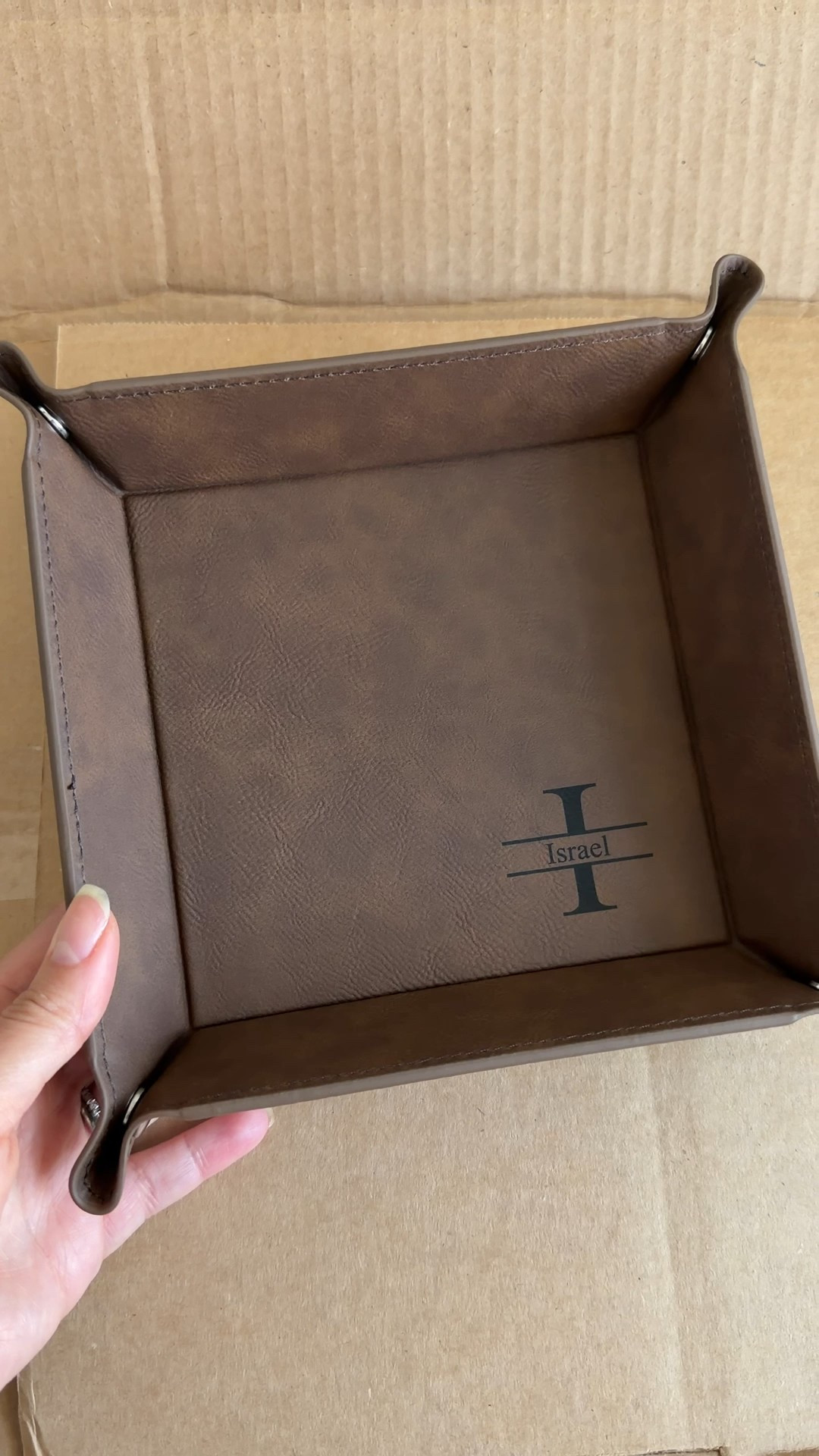 Personalized catch all tray for the men in your life 🎁 They can sit their keys, wallet, and AirPods in it. Great gift for #ValentinesDay! This is our 3rd time purchasing this as a gift - highly recommend! This is the small dark brown color.

#giftideas #men #valettray #giftsformen #giftideasformen #valentinesdaygiftideas #personalizedgifts 

#LTKHome #LTKMens #LTKFindsUnder50