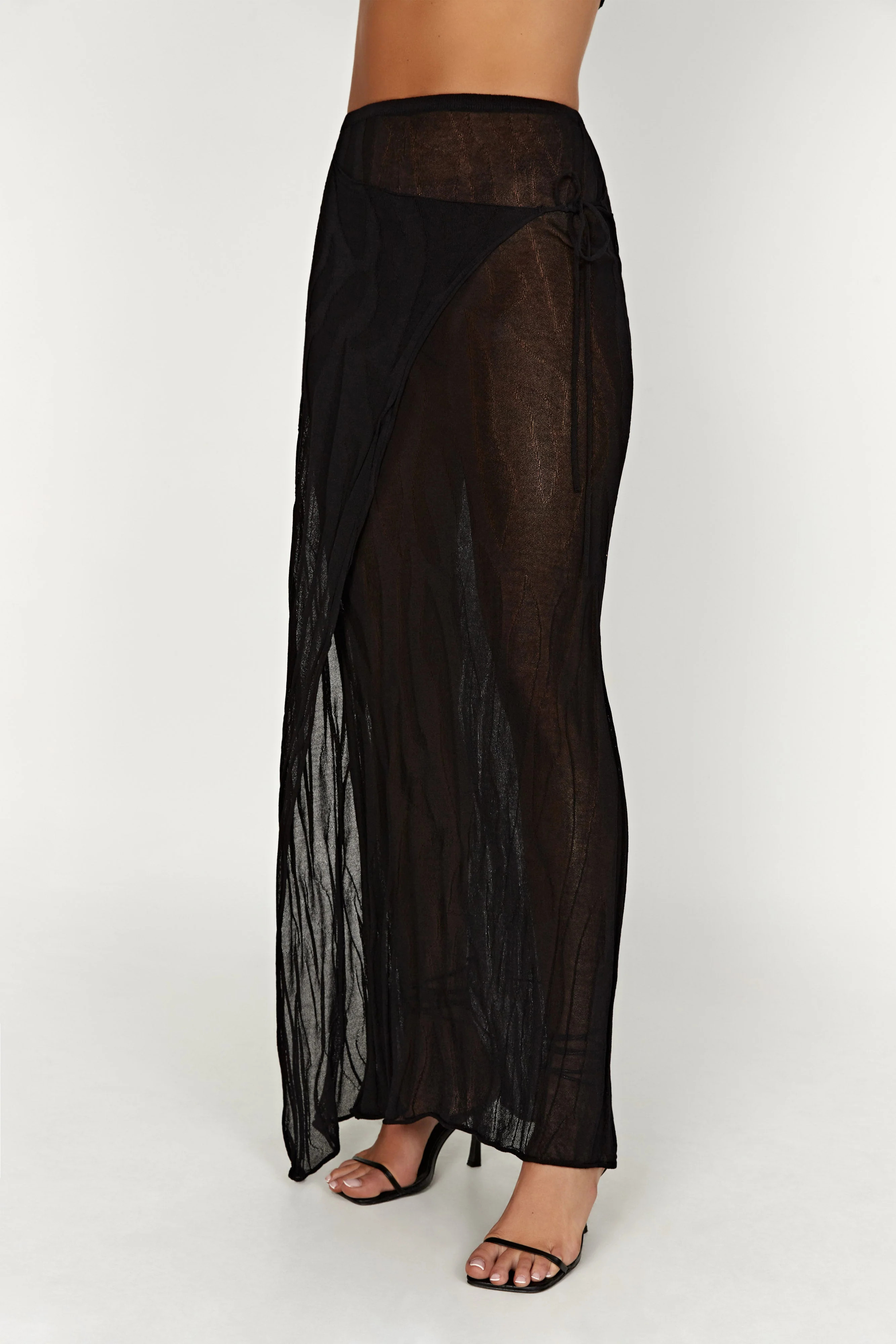 Akari Knit Maxi Skirt - Black | MESHKI US