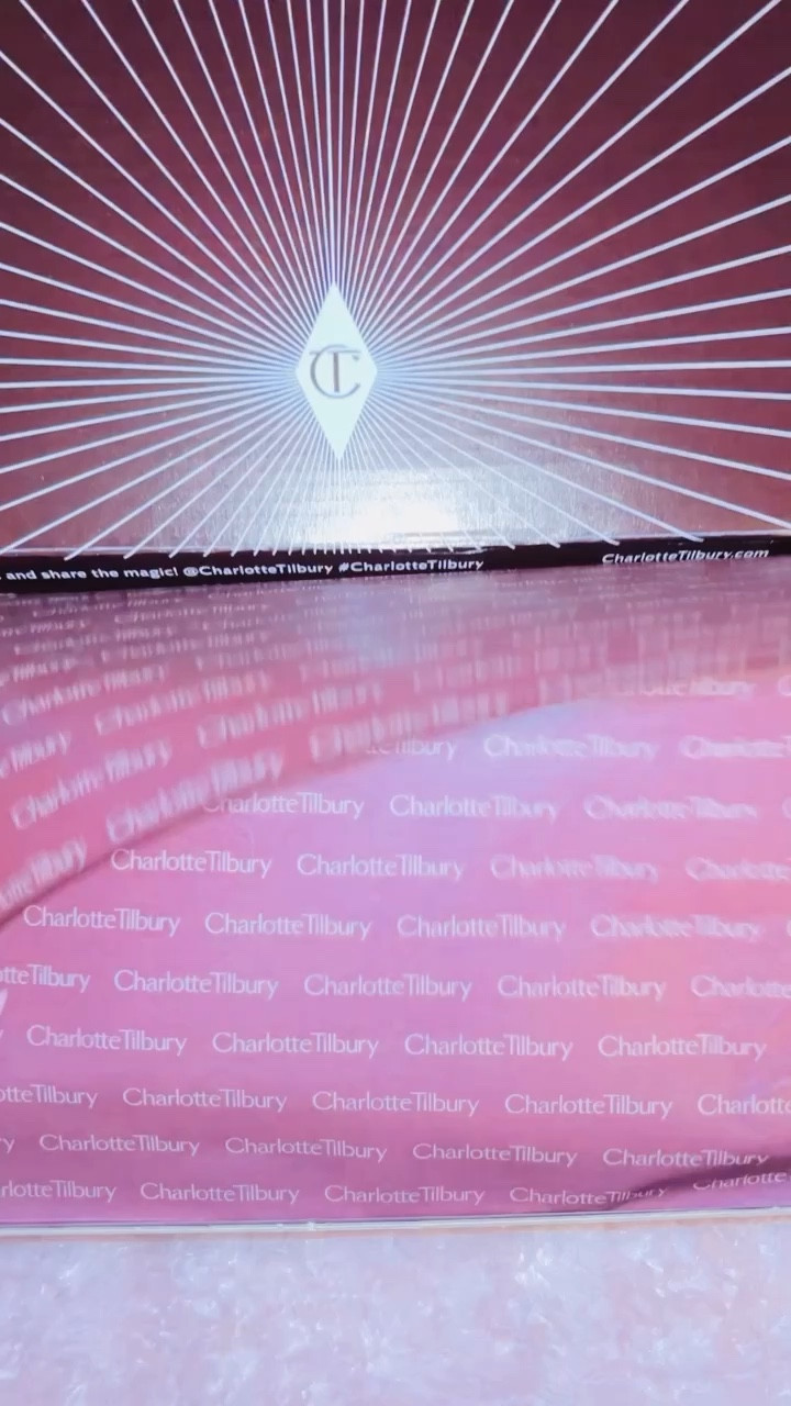 YOU NEED TO SEE WHAT I ORDERED FROM @charlottetilbury 💄💄🔔
I was obsessed with ordering a new red lipstick and lip liner, so delighted when my order arrived this morning
I love sharing makeup favourites with you.. are you a fan of the red lipstick look⁉️
Will link them if you would like to have a closer look 🔗🔗🔗
#trendingreelsvideo #trendingreel #TRENDINGREELS #irishstyle #charlottetilbury #redlips #irishfashionblogger #irishfashionbloggers #ootdreel #styleblogging #stylediares #styleinspiration #styleinsta #styleinspirations #fashionreels #fashionreel #comeshop #comeshopwithme #shoppinghaul #fashionbloggerstyleblogger #girlstylelook #ladiesstyle #mumfashion #mumbloggers #mystylediary #makeupreel #makeupreels #Itkxcharlottetilbury #LTKxCharlotteTilbury

#LTKover40 #LTKeurope #LTKbeauty