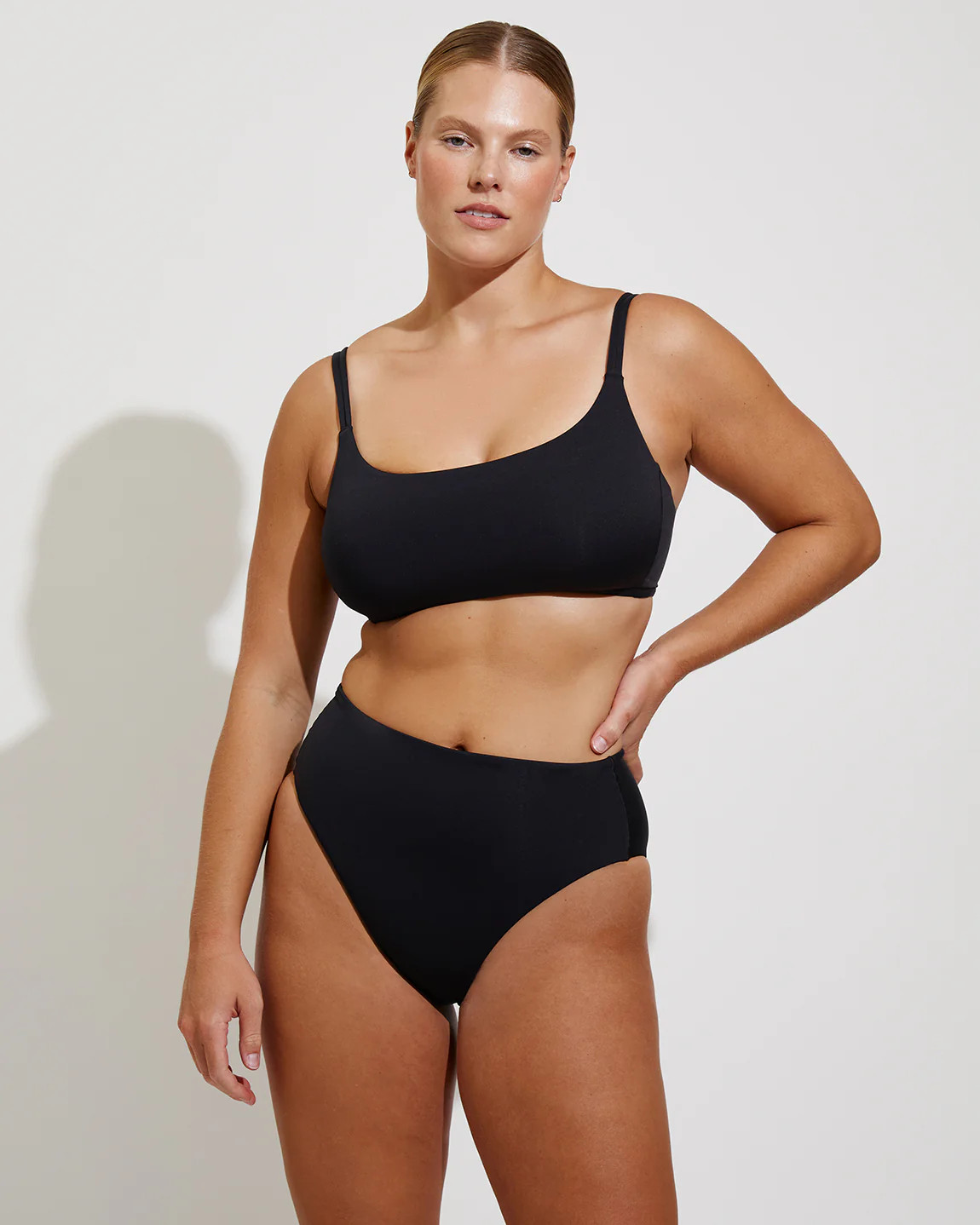 Pool Days Top D+ - Jet | Left on Friday