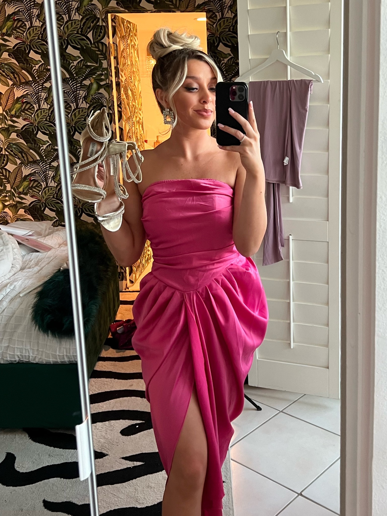 With Valentines Day fast approaching I’ll be posting some outfit inspo for the Holiday! 🤍💕 

Make sure to follow for all things red + pink!! 😘

#LTKsalealert #LTKshoecrush #LTKstyletip