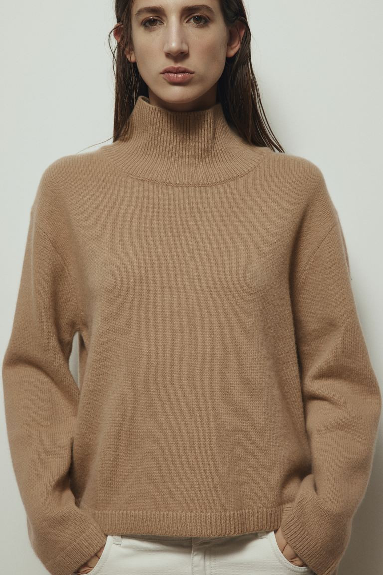 Oversized cashmere-blend jumper | H&M (UK, MY, IN, SG, PH, TW, HK)
