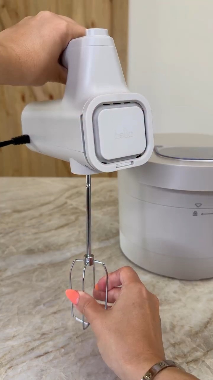 Amazon Hand & Stand Mixer. If you love baking but don’t want the bulky stand mixer taking over your counter, this mixer is the perfect solution 🙌🤎

#bakingtools #kitchenessential #baking

#LTKHome