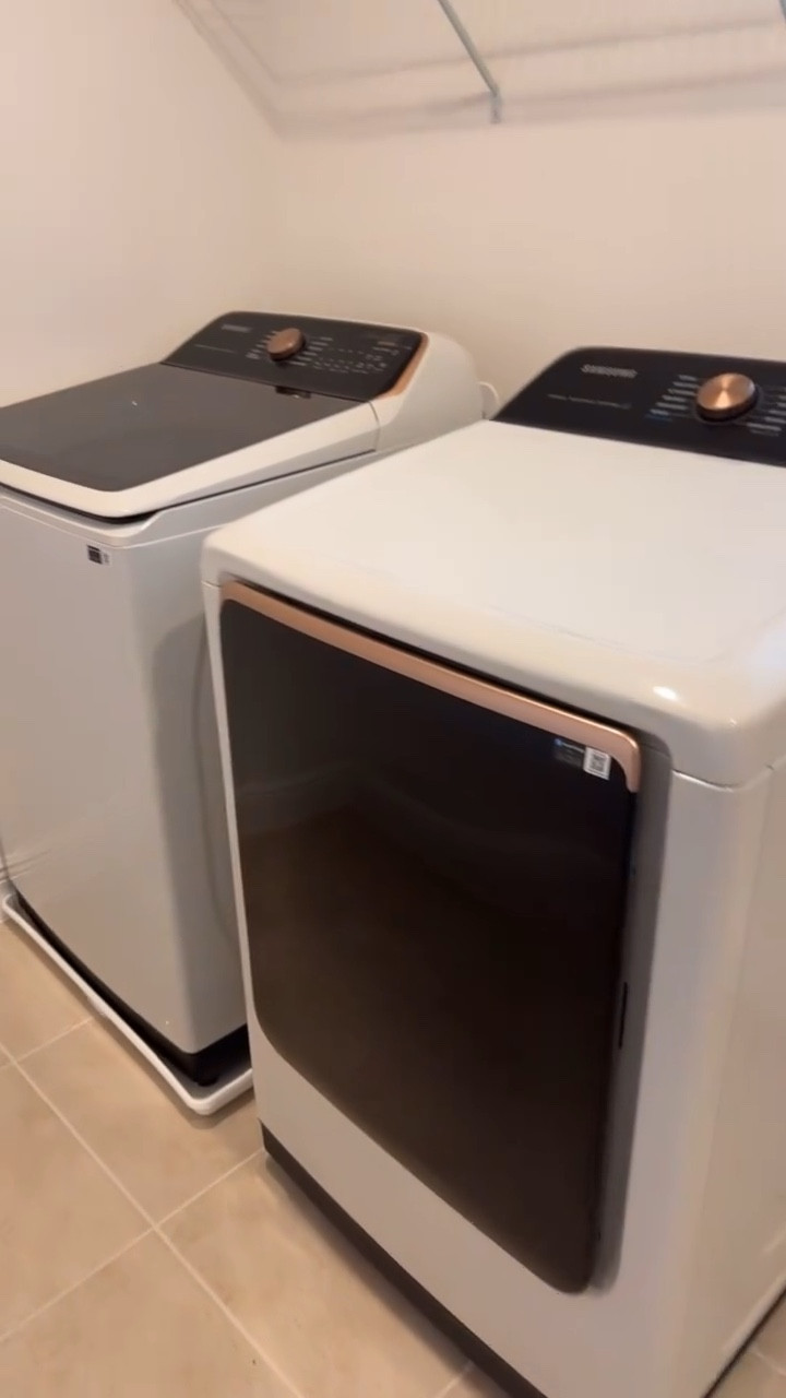 We’re obsessed with our Samsung washer &amp; dryer we chose for the new house. They are so spacious and perfect for big comforters 👏 

#LTKHome