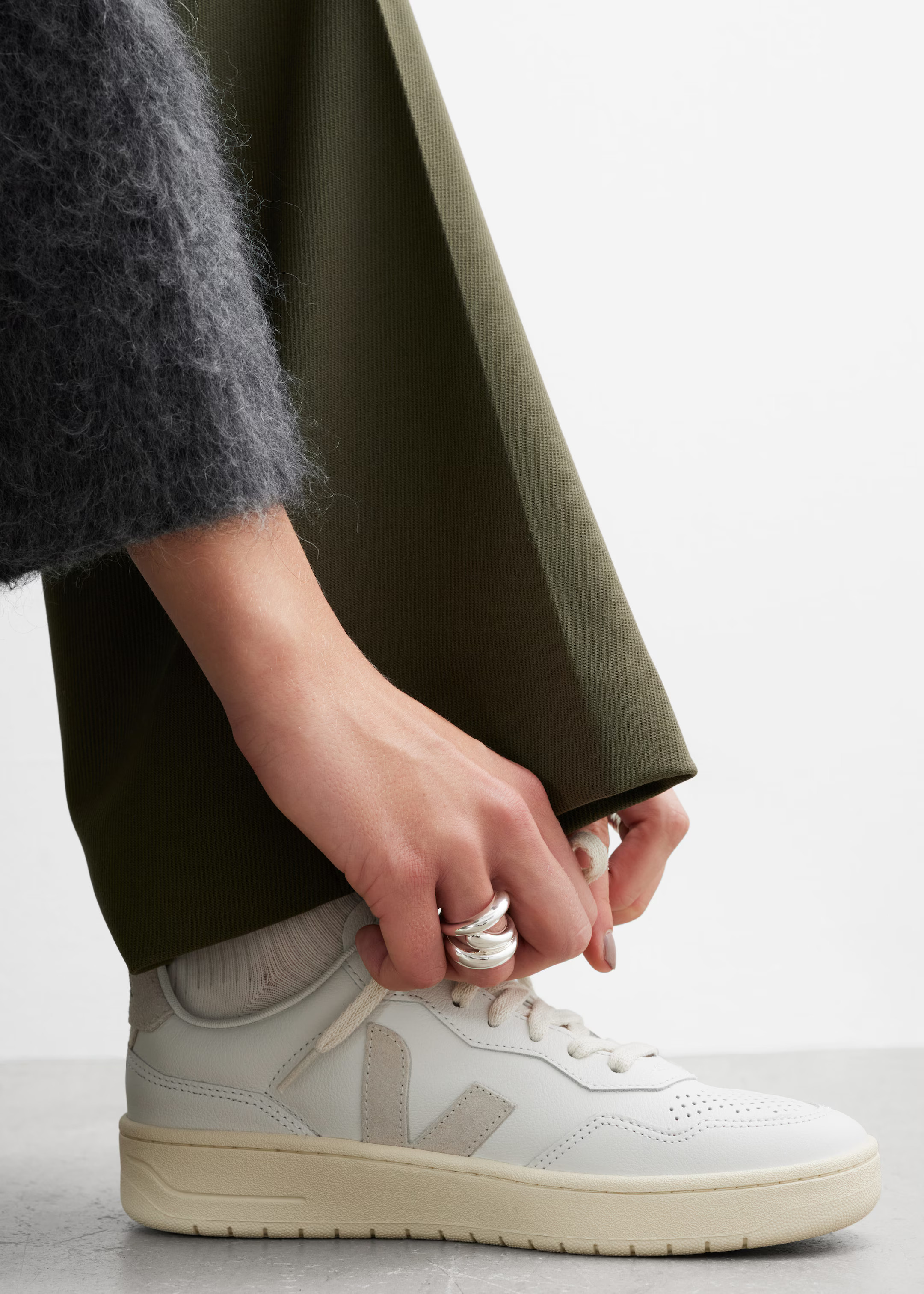 Veja V-90 Sneaker - Gedecktes Weiß - & Other Stories DE | & Other Stories EU