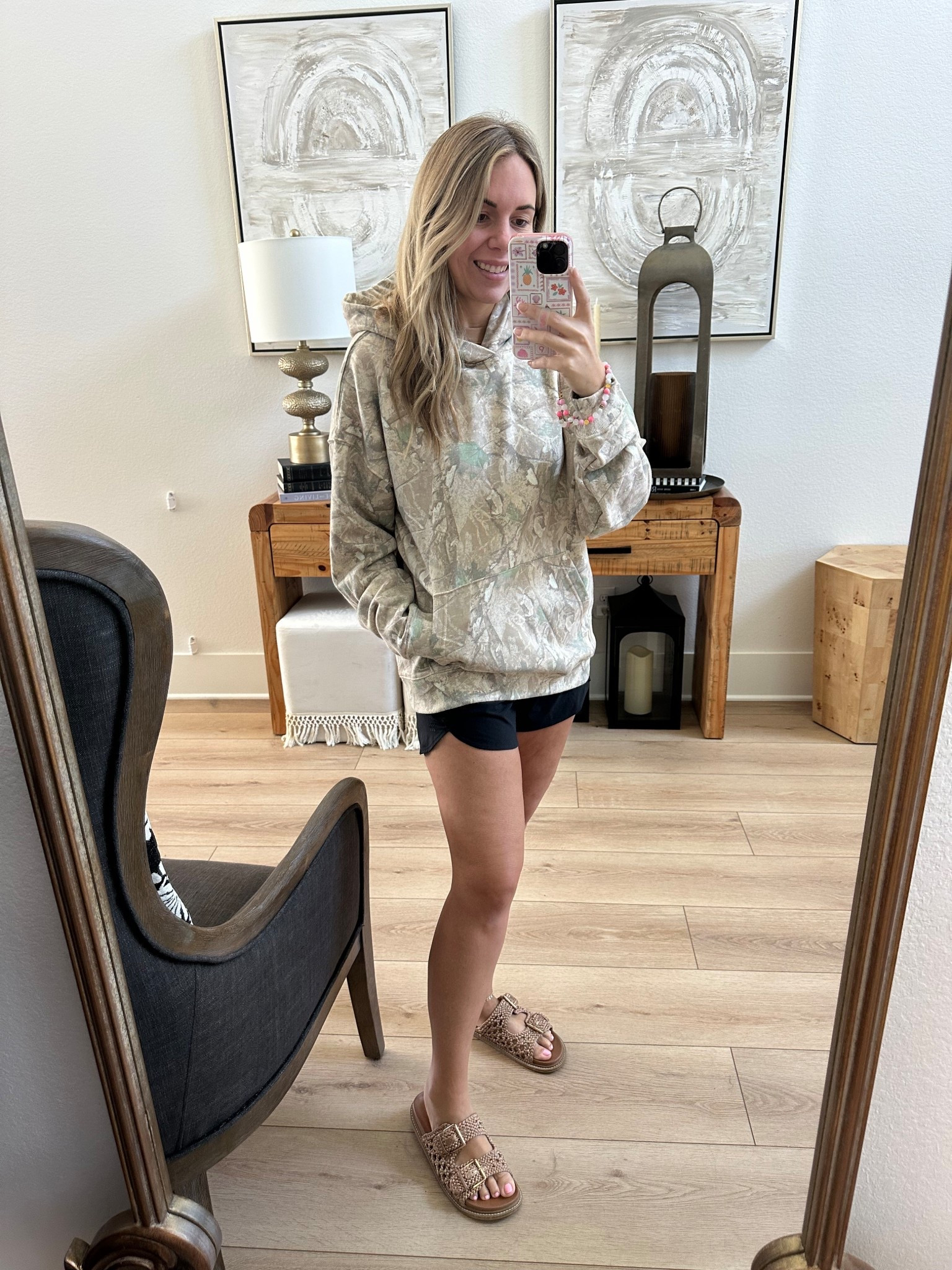 I did a men’s medium in this camo hoodie! I’d say do whatever size you like men’s T-shirts. The medium is a good oversized fit for leggings. Shorts are TTS!

#LTKMens