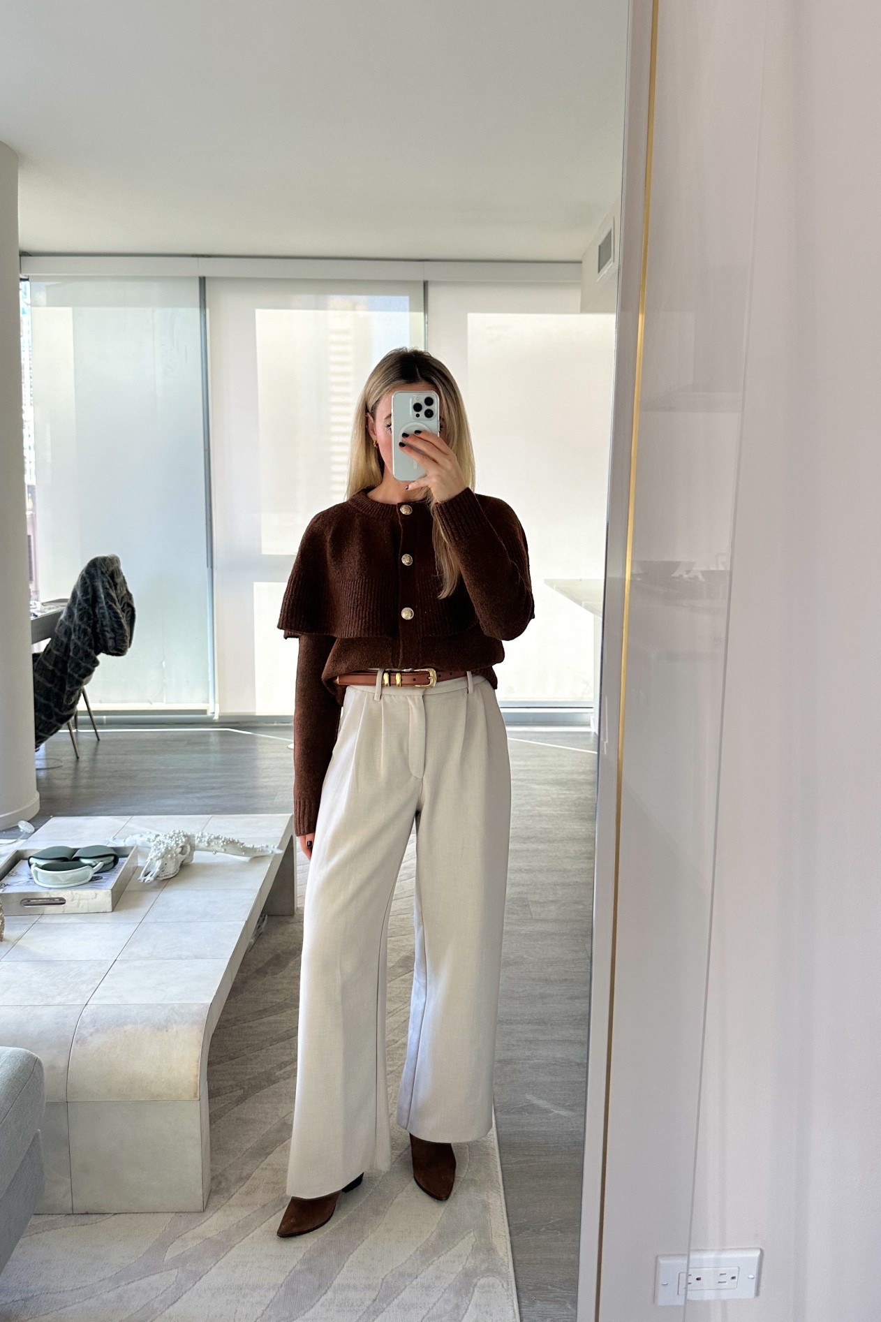 Chicago: Daily Outfit 



ootd style fashion, Chicago outfit, workwear, office outfit, Abercrombie Sloane pants, petite pants, Nordstrom sweater, winter workwear outfit, women’s fashion, brown neutrals 

#LTKootd #LTKWorkwear #LTKPetite