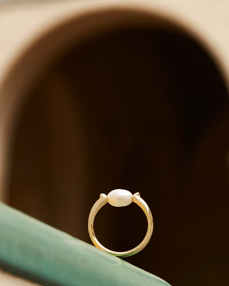 Leighton Gold Pearl Band Ring in White Pearl | Kendra Scott
