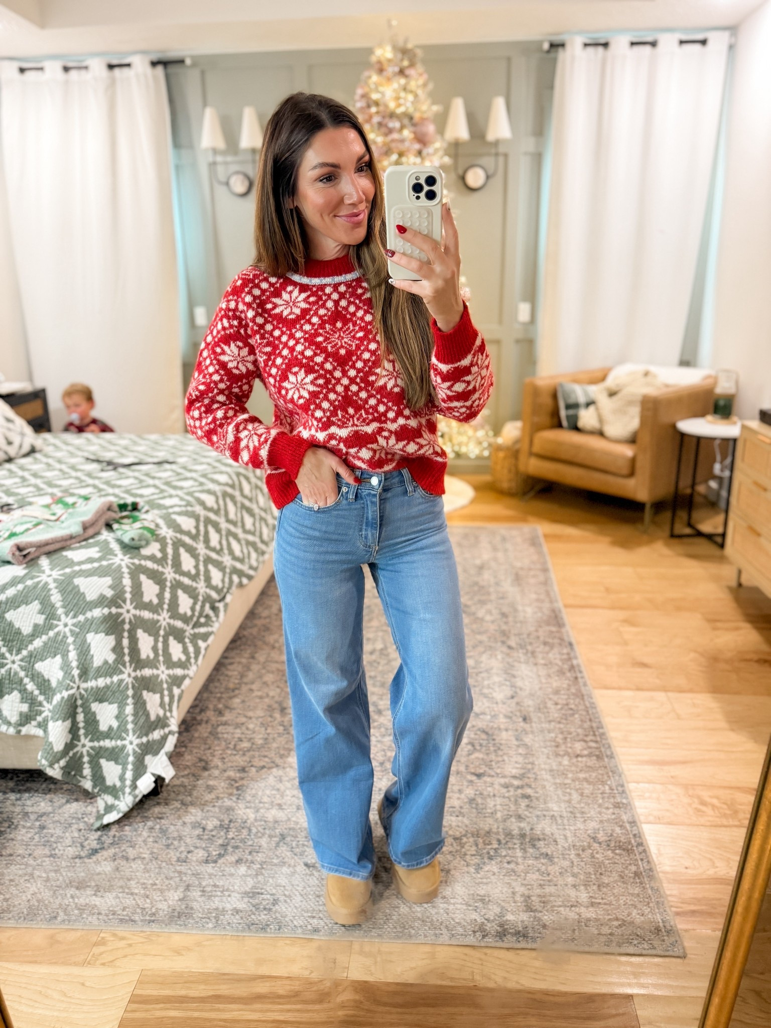 These mom jeans are $16 right now.. I mean that’s literally mind blowing! I also have the dark wash! 

#LTKCyberWeek #LTKHoliday #LTKmomlife