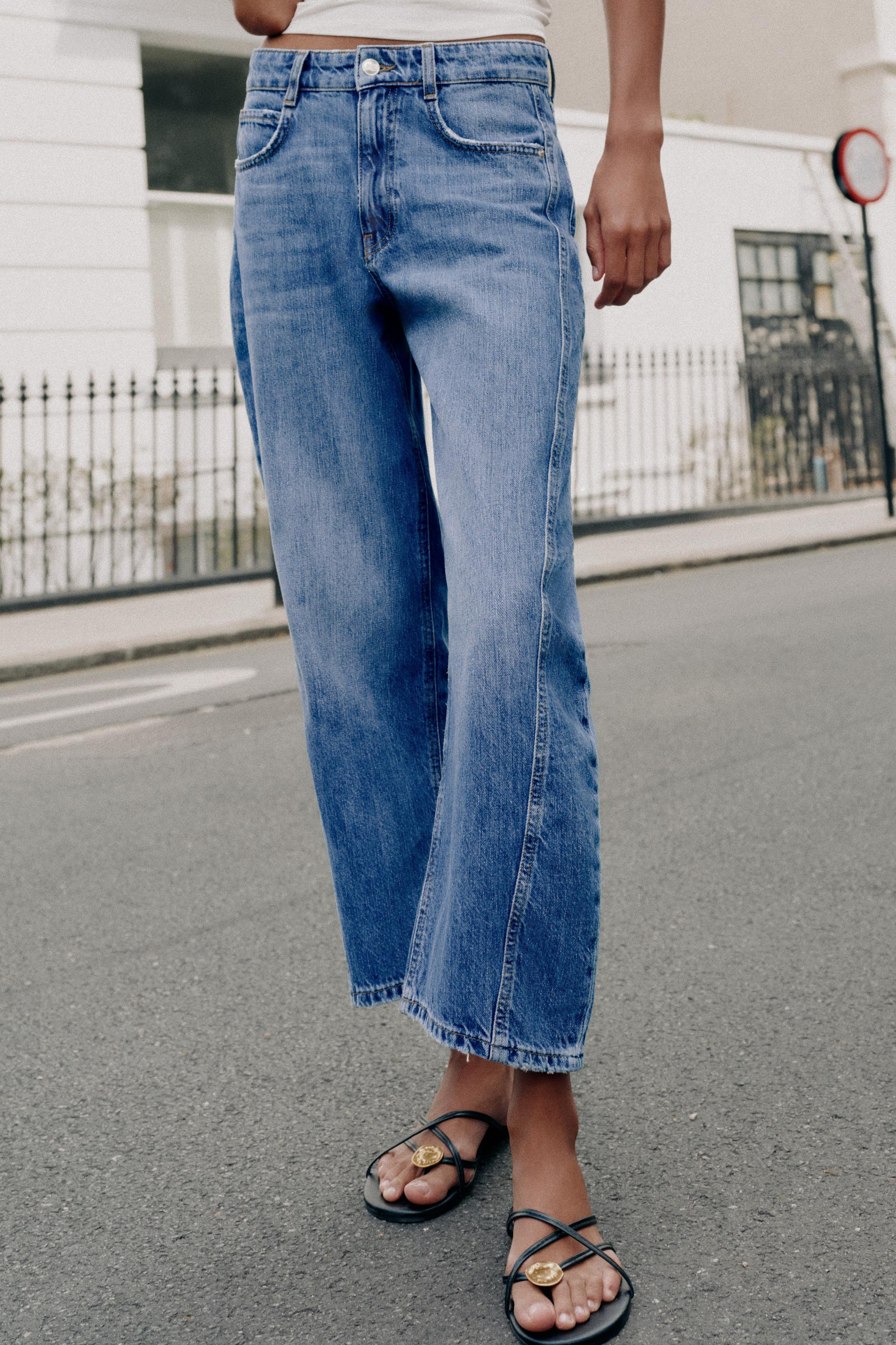 MID-RISE - BARRELMid-rise jeans with five pockets. Loose fit through the leg, tapering at the ank... | Zara US