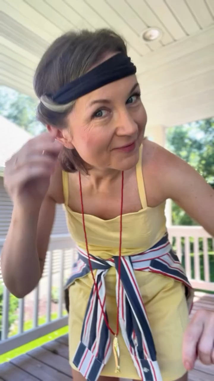 Have you tried this heartless curl method? I wrap my hair around a cloth headband (bought at Target), leave for 5-10 minutes, and good to go!

Drop any comment and I’ll send you a link to the outfit!