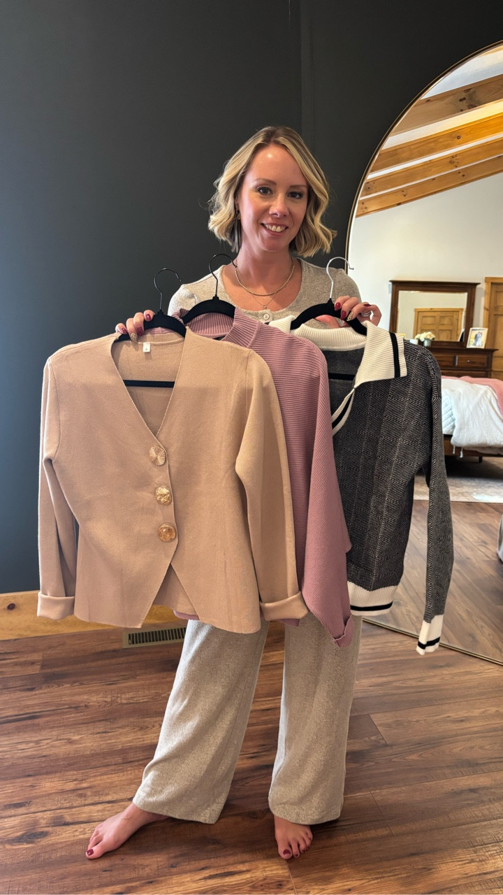 Sweater weather is officially here, and if you’re on the hunt for the best Amazon sweaters under $40, I’ve got you covered! 💕🍂

These pieces are cozy, flattering, and just heavy enough to keep you comfortable no matter what the weather, or your hormones 🙄, decide to do that day.

Comment DETAILS to have everything sent to your DMs! 

#Sweaterweather #amazonfashionfinds #amazonfinds #amazonfashion #momstyle #fashionablylatemom