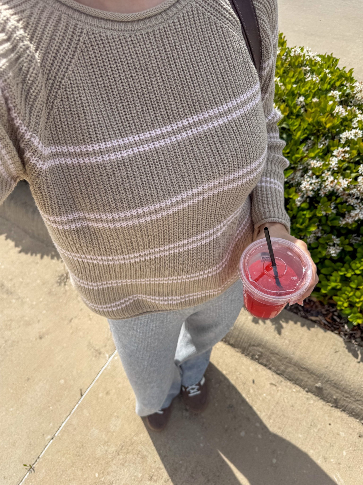 Comfy spring ootd 🌸🤎
Size S in sweater &
XS in pants 


Knit pullover sweater, knit wide leg pants, brown suede adidas , causal comfy outfit 