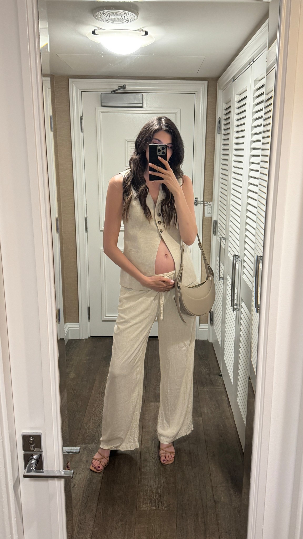 Linen vest and pants for the summer ☀️

Vest is out of stock, so I linked some similar styles.

Pants are in tall sizes! 



#LTKFindsUnder50 #LTKSeasonal #LTKBump