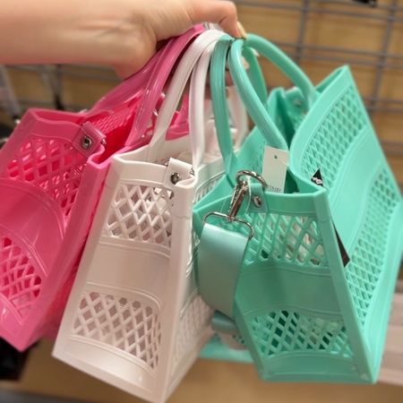 New jelly bags at Walmart!🩷 So cute for summer. They are structured and have removable shoulder straps!