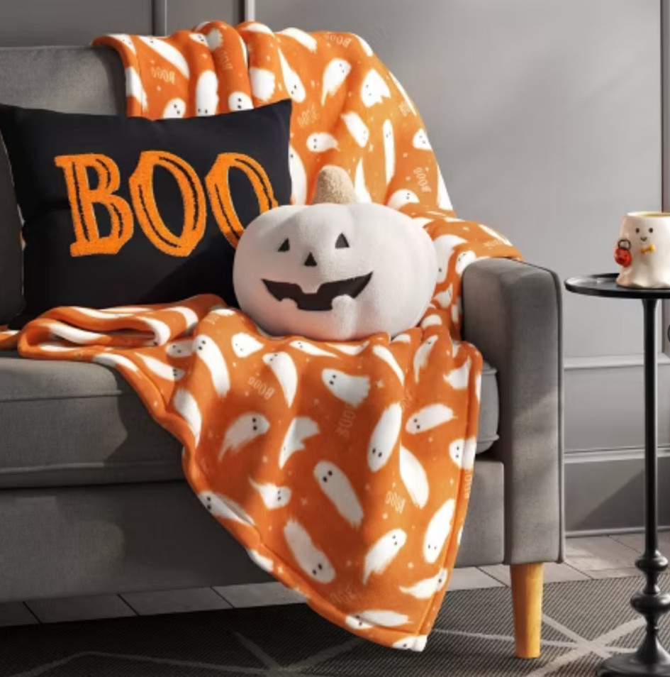 Cutest home fall decor 

#LTKSeasonal #LTKFallSale #LTKHome