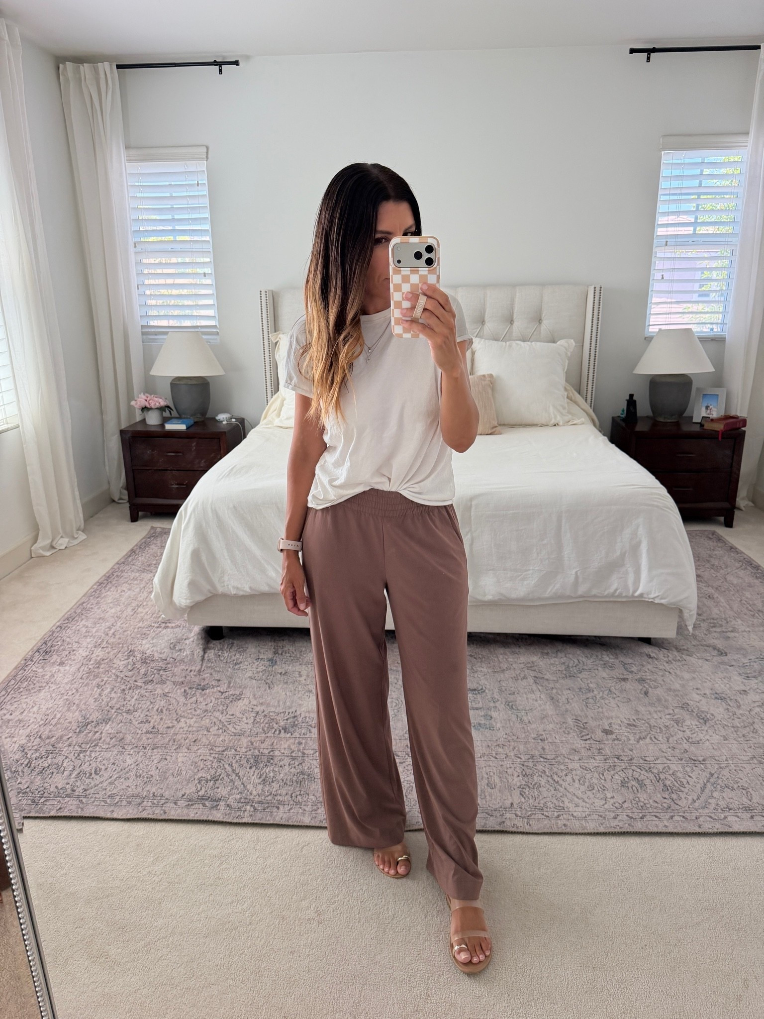My go-to pants for transitioning to fall 🤎

#vuori #targetstyle #falloutfit #neutralstyle

#LTKootd #LTKOver40 #LTKSaleAlert