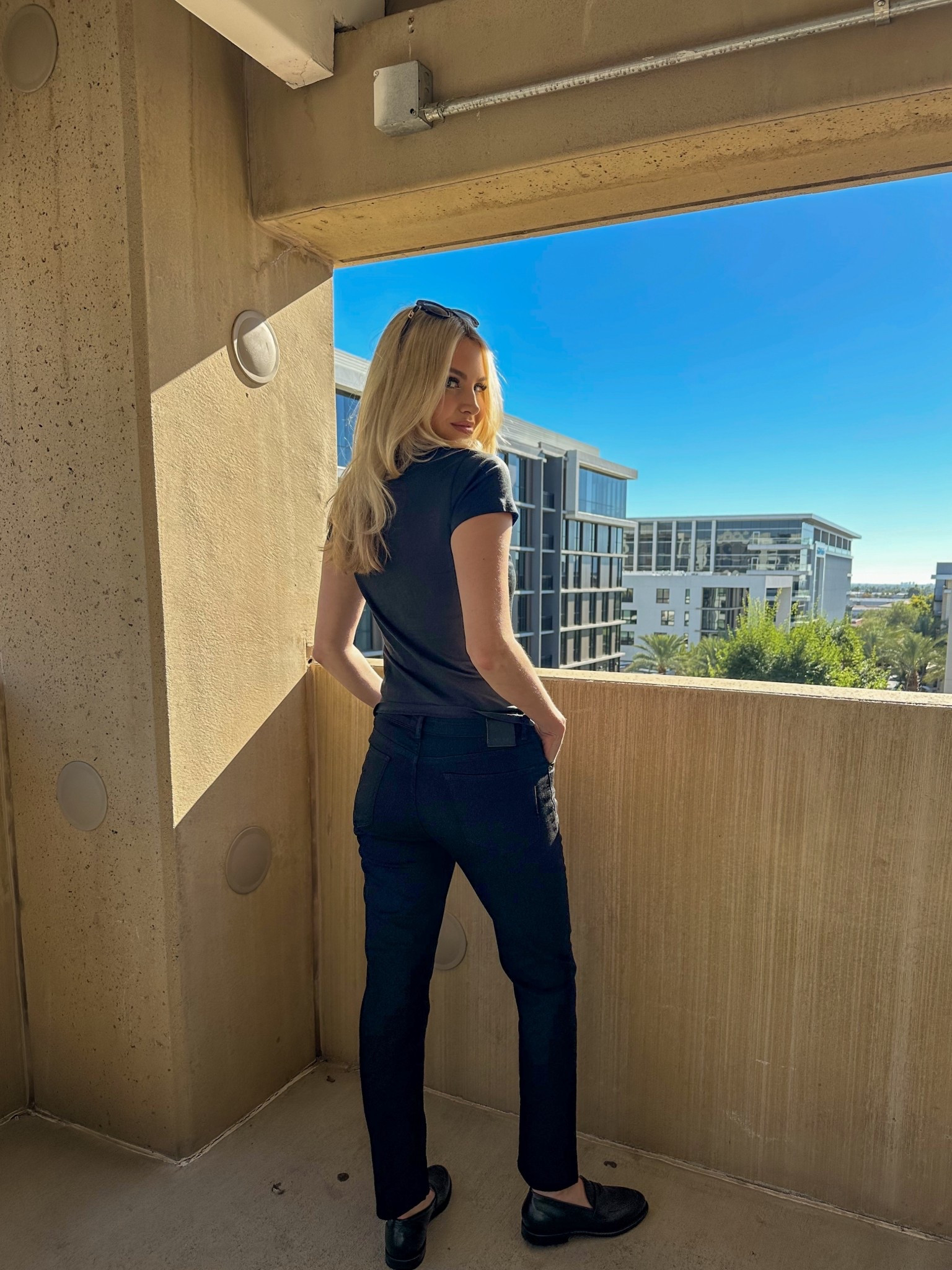 Performance denim that actually moves with you 🤍
This DUER look is my definition of effortless everyday style—sleek, comfortable, and made for real life. The stretch is unreal, the fit is flattering, and it works for everything from errands to travel days to casual meetings.

If you love elevated basics, capsule wardrobe pieces, and denim that feels as good as it looks, this one’s a must. 

#LTKdayinmylife #LTKootd #LTKgrwm