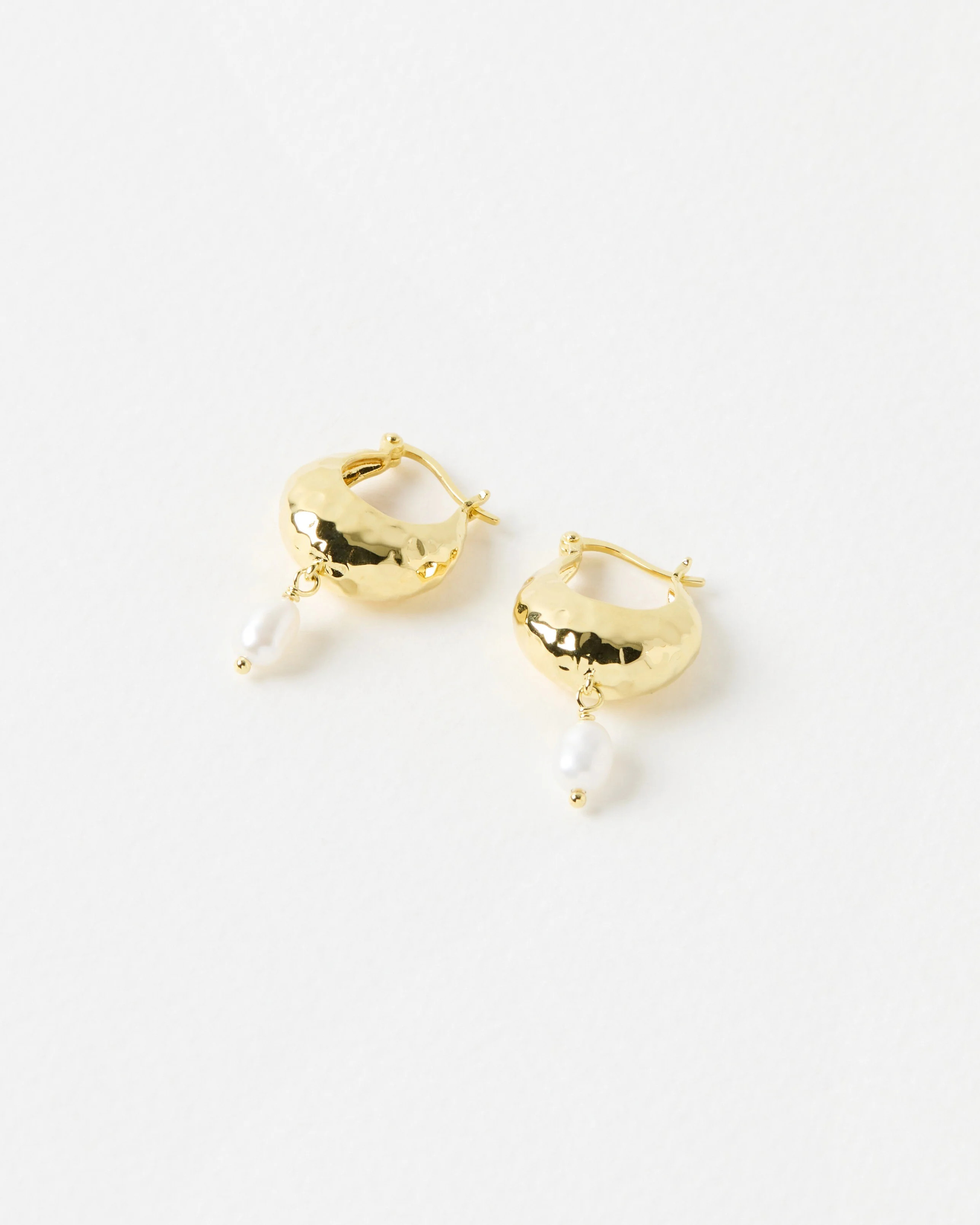 Penelope Gold Plated Hammered Pearl Drop Earrings | Oliver Bonas | Oliver Bonas (Global)