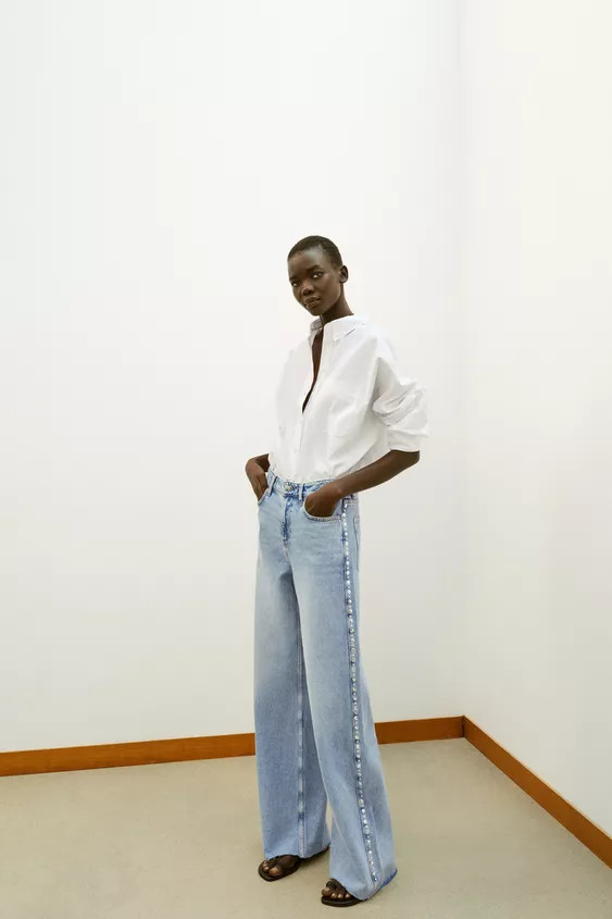 HIGH WAIST - WIDE LEG - STUDSHigh-waisted jeans with five pockets. Wide leg with side studs and r... | Zara US