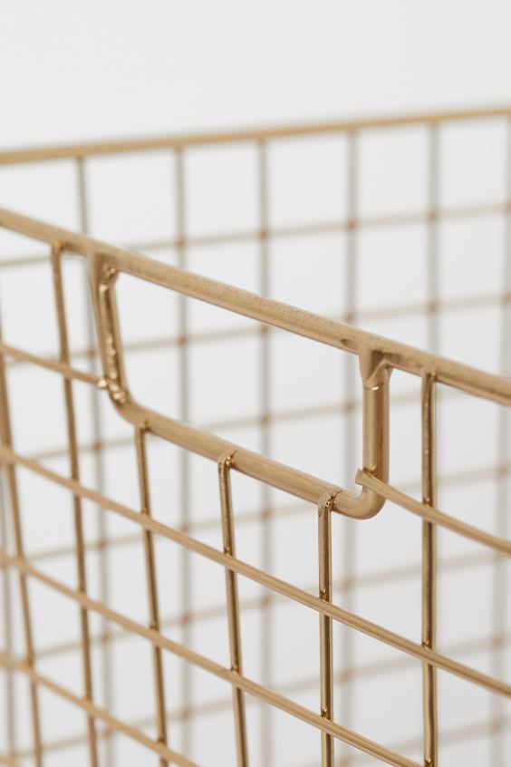 Metal wire basket with handles at the sides. Size approx. 22x25x25 cm. | H&M (UK, MY, IN, SG, PH, TW, HK)
