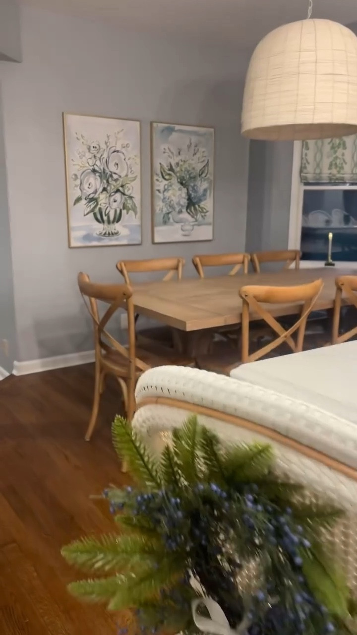 Stop ignoring that blank wall and fill it with gorgeous art! Bonus — code SAVE40 gives you 40% off! Sale is sitewide & ends tonight! 

Reply SHOP for info 

Coastal home decor, blue and white home, classic coastal style, botanical prints, floral artwork, home decor, artwork sale, wall art, coastal artwork, classic coastal home, cyber Monday sale 

Comment SHOP below to receive a DM with the link to this post on my LTK ⬇ https://liketk.it/5ElyH