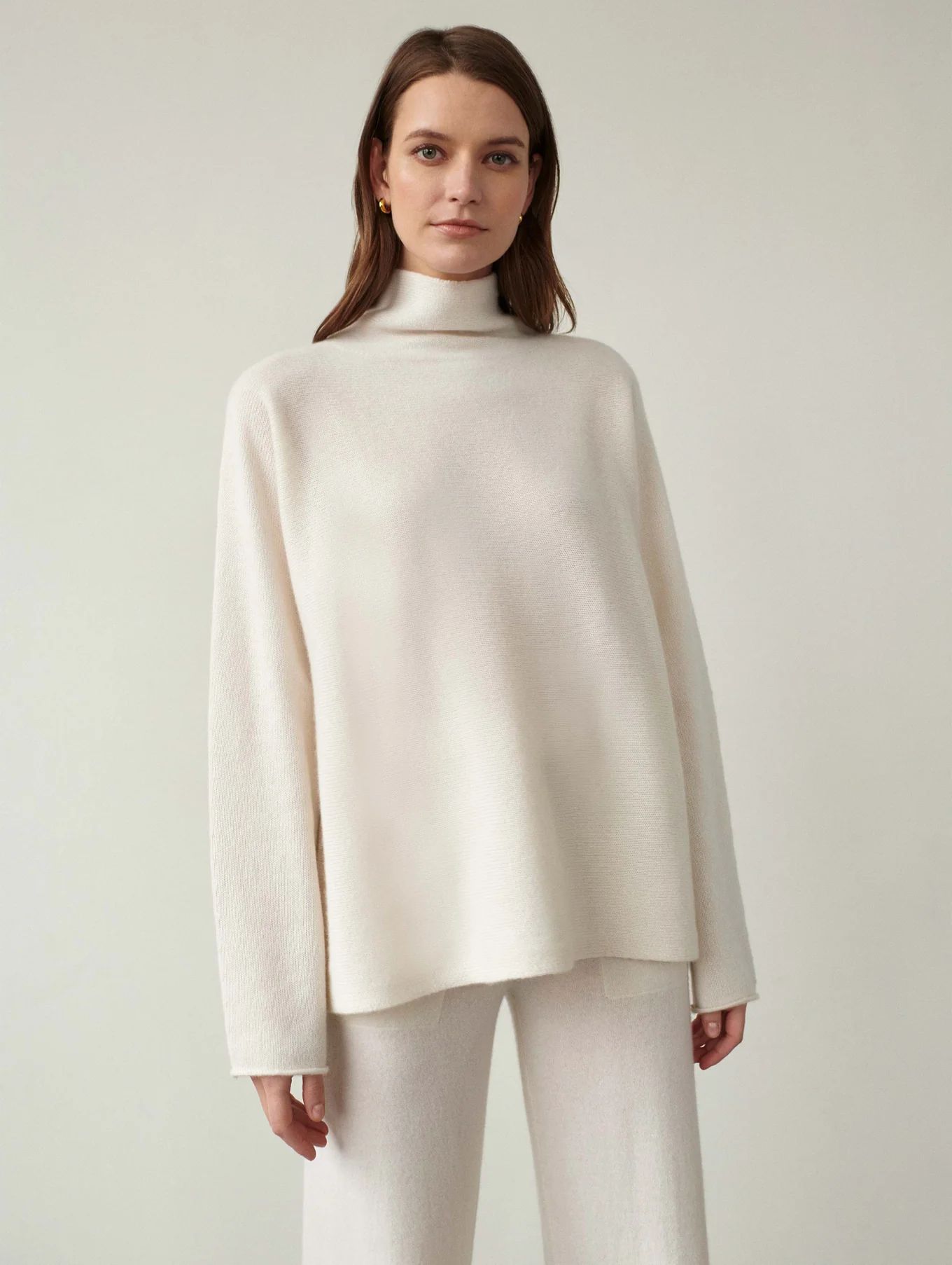 Luxe Cashmere Standneck | White and Warren