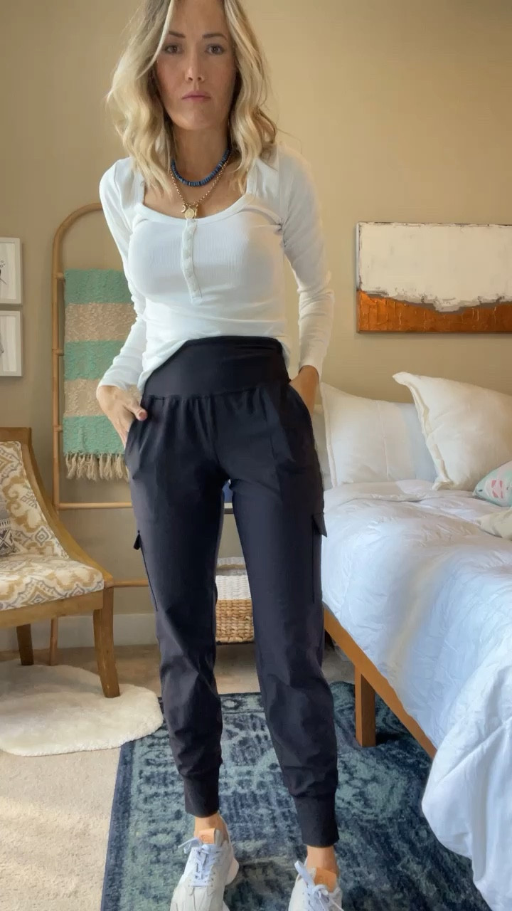 These Old Navy joggers are sooo good!! I’m in a XS

#LTKfindsunder50 #LTKstyletip #LTKfitness