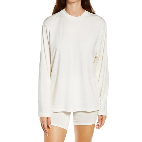 SKIMS Boyfriend Long Sleeve T-Shirt | Poshmark