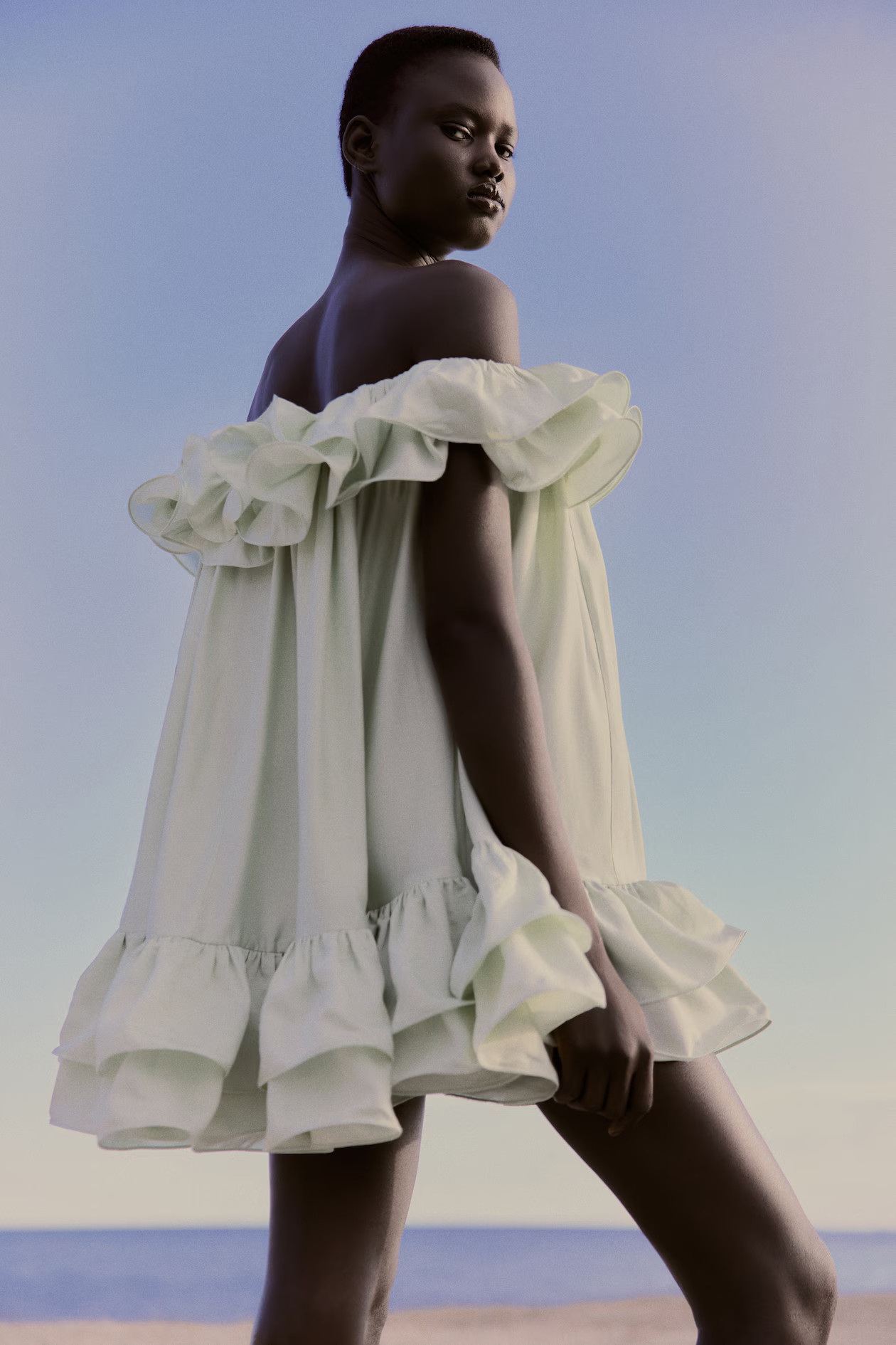 Frilled off-the-shoulder dress | H&M (UK, MY, IN, SG, PH, TW, HK)