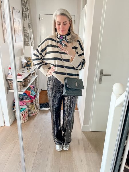 Outfits of the week 

Just wear the sequin trousers. Even if it’s ‘only’ 11 March 😅

Striped sweater Hema (L), sequin trousers My Jewelry (XL), YSL bag and chrome Nike air max. 



#LTKcurves #LTKeurope #LTKstyletip