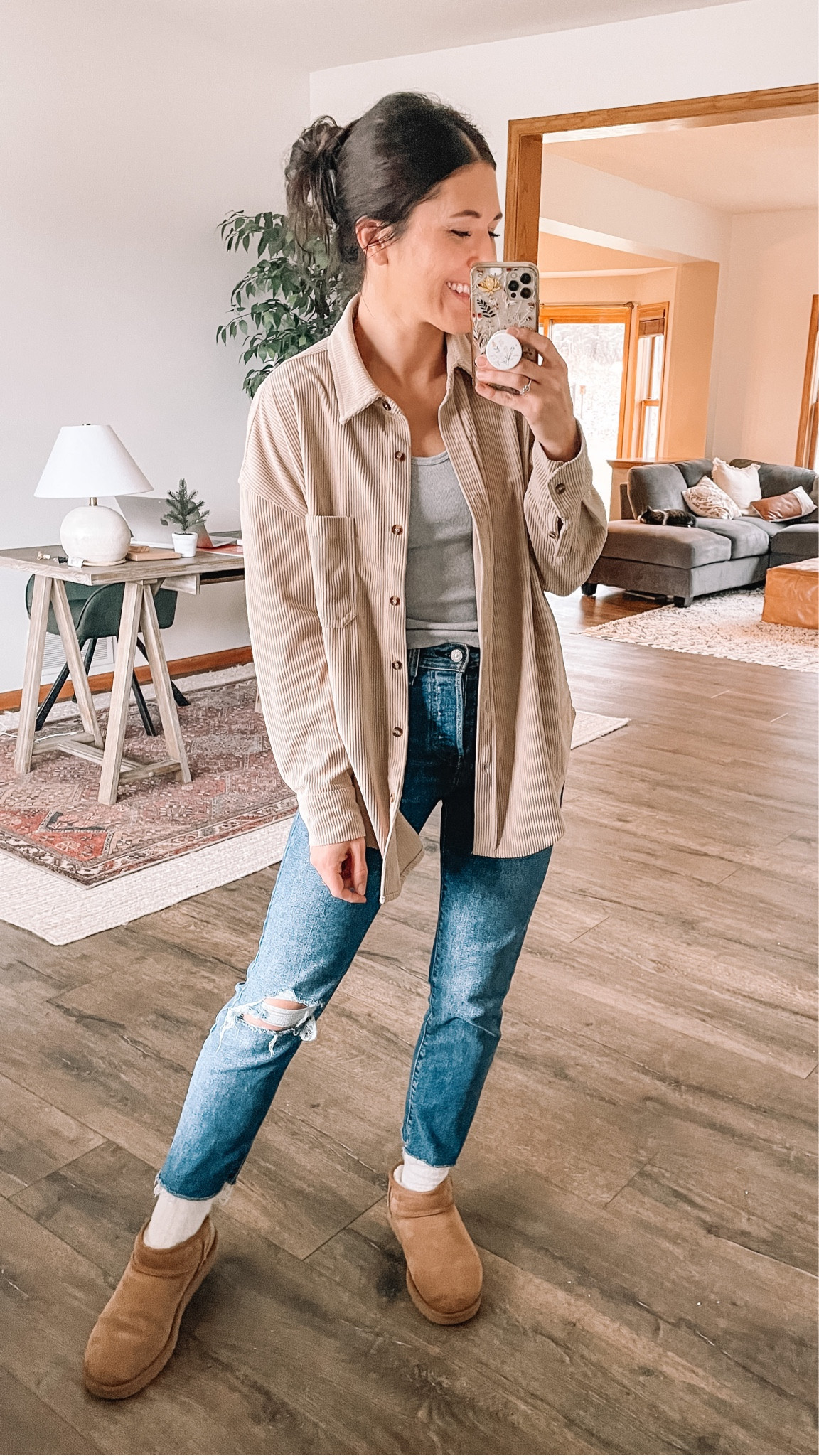 Causal fall outfit!

Amazon fashion corduroy shirt, small
Levi jeans, 26/2

Fall outfits 
Winter outfits 
Ugg boots
Fall boots
Target style 

#LTKshoecrush #LTKstyletip #LTKSeasonal