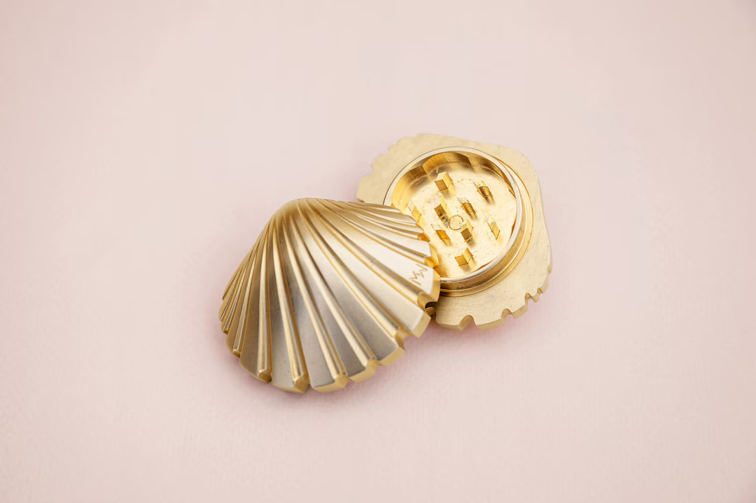 Seashell Weed Grinder  Luxury Gold Grinder Travel Weed - Etsy | Etsy (US)