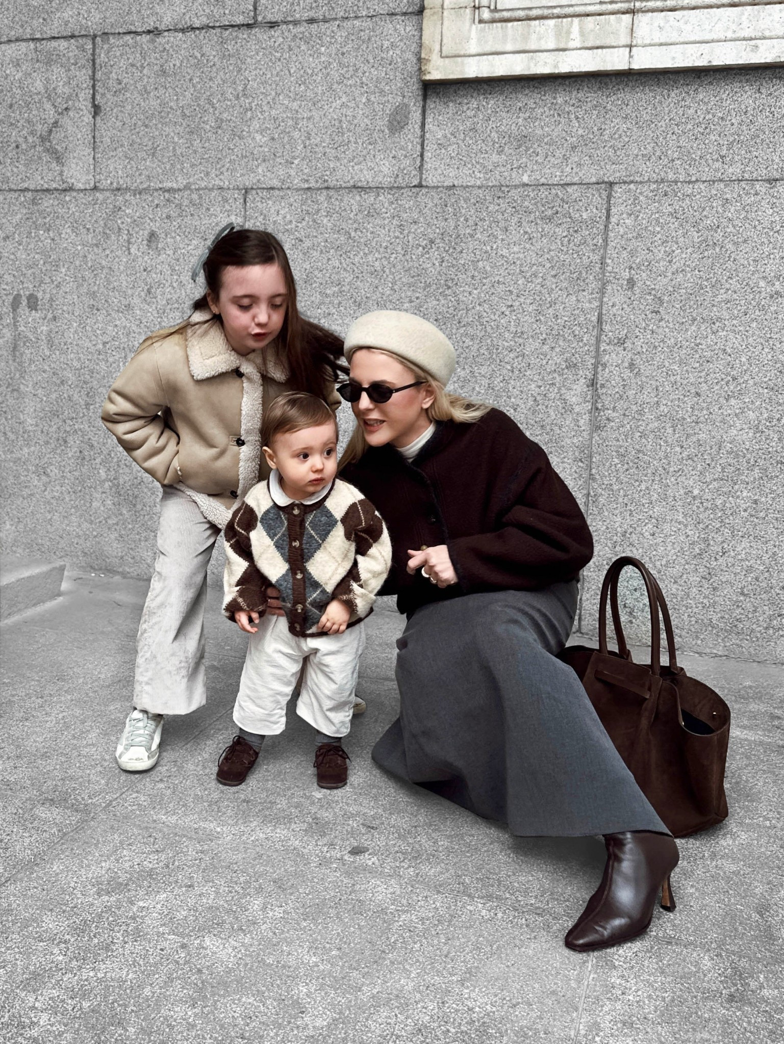 Mis compañeritos de batallas. No se imaginan la aventura que les espera dentro de unos días. 

Mi conjunto al completo lo tenéis etiquetado en @ltk

————————————————-

My little sidekicks, unaware of the adventure we are about to go on  in a few days! 