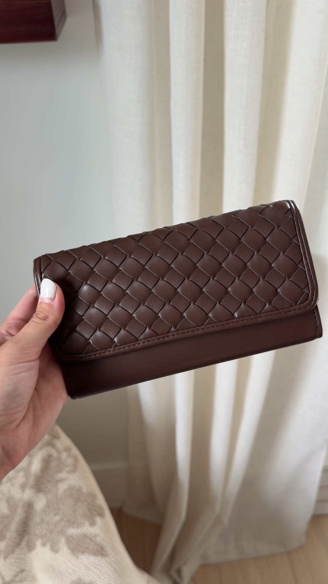 I love this women’s woven faux leather clutch wallet from Walmart for this fall season - this color is warm chocolate.

#Walmartfashion
#Walmartfall