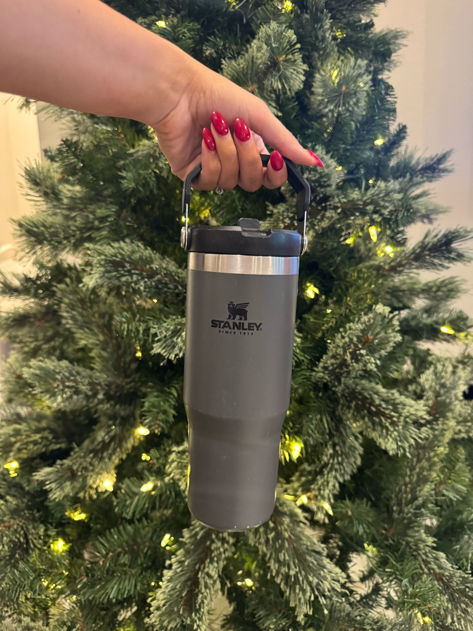 Water bottle that fits in a cup holder! Tons of color options! 

#LTKGiftGuide #LTKHoliday #LTKCyberWeek