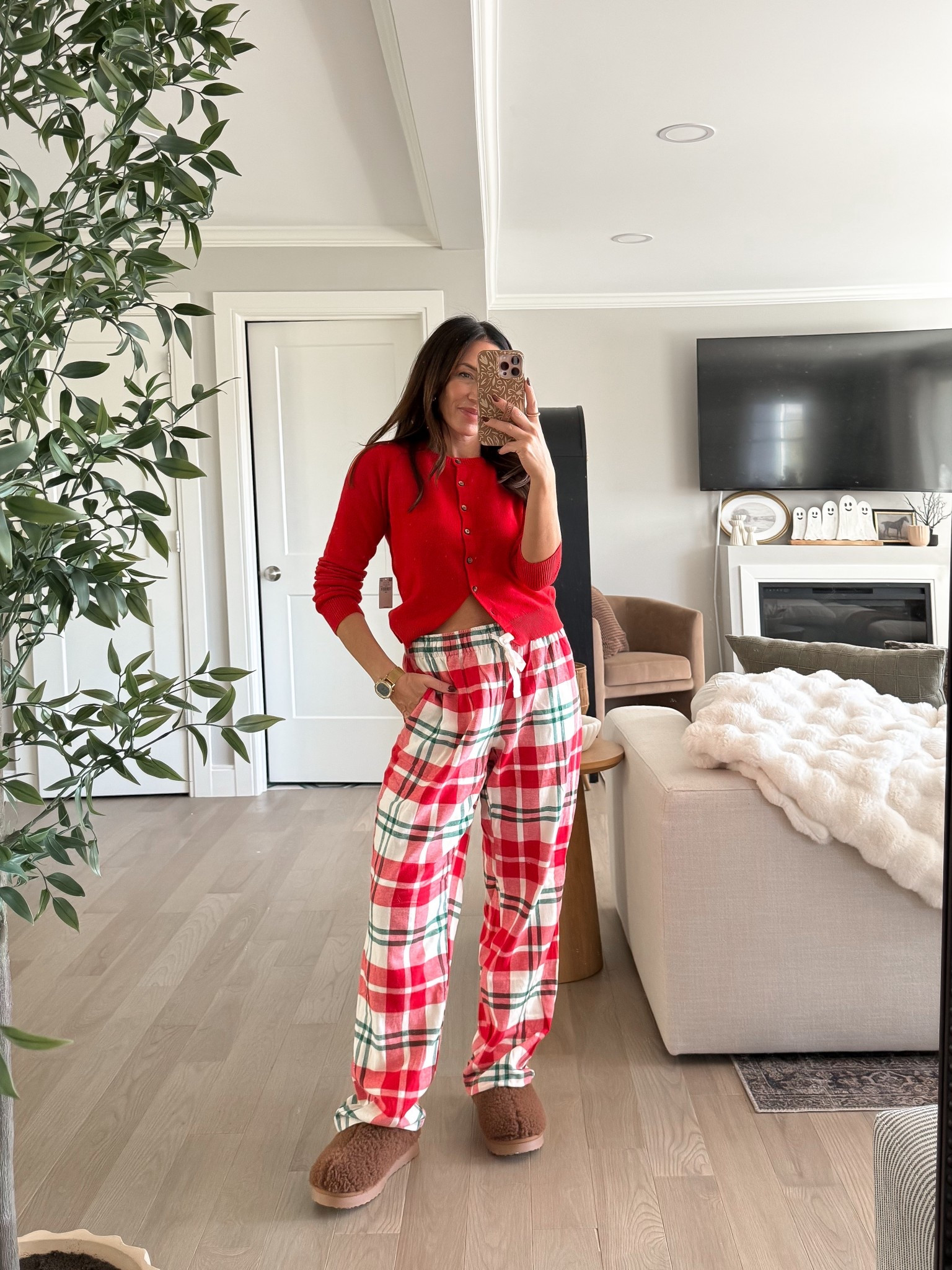 Who’s ready for the Holiday pajamas
Old navy style


#LTKSaleAlert #LTKSeasonal #LTKFindsUnder50