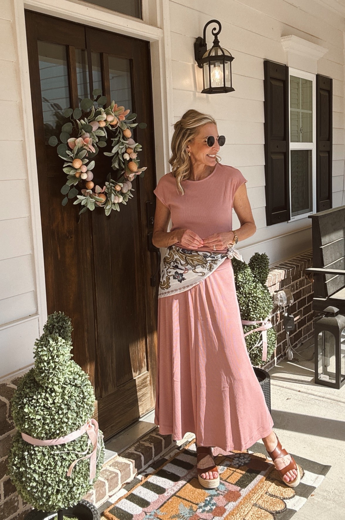 Spring called and Amazon answered. 5 Amazon sets + 5 ways to style your favorite scarf all under $40. Comment SET below and I'll DM you every single link! 

Always check stories for complete try-on’s and more details! 

Everything is linked on my LTK too @lightandlifestyled 🔗