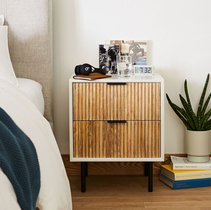 Quinn Closed 2-Drawer Nightstand (21”) | West Elm (US)
