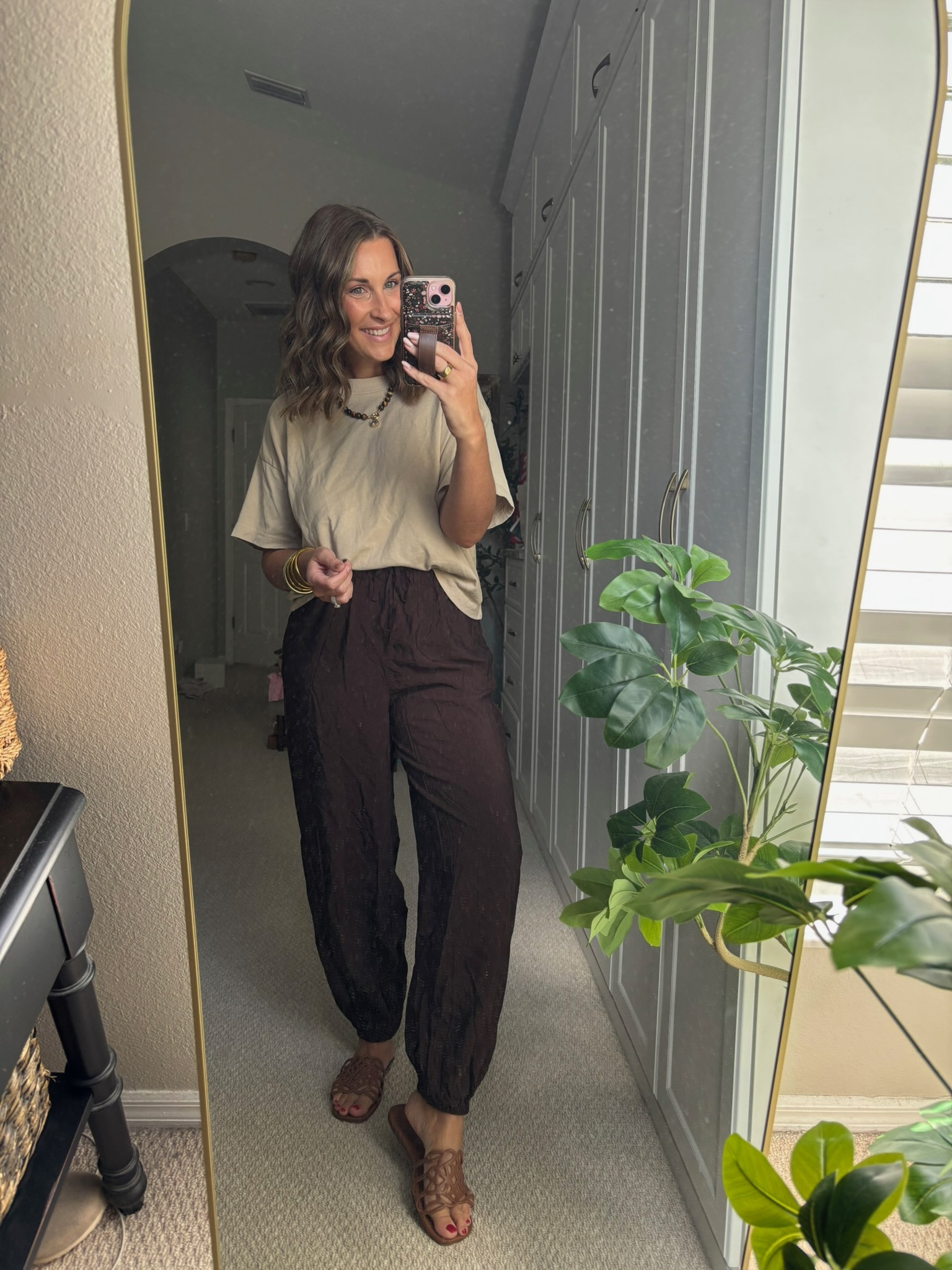 Easy neutrals with chocolate brown pants!! 🤎 Such a good outfit for transitioning into fall!

#LTKootd #LTKSeasonal #LTKSaleAlert