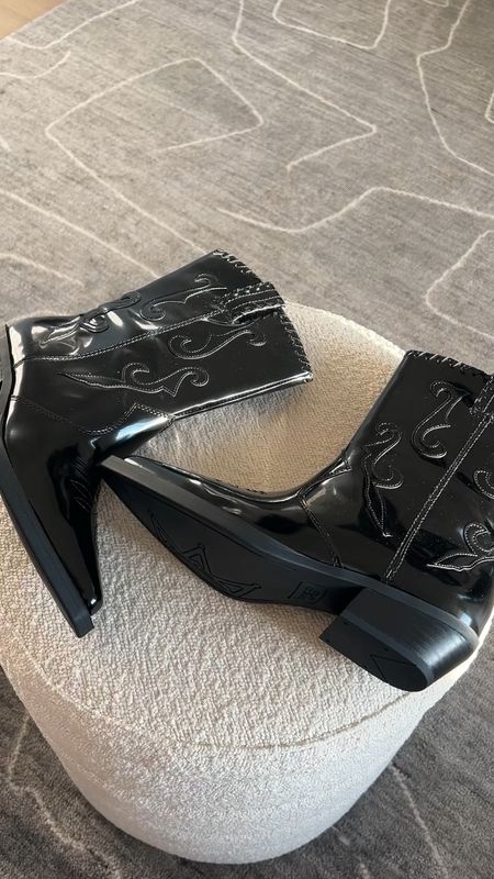 Patent leather western boots 👢🖤✨