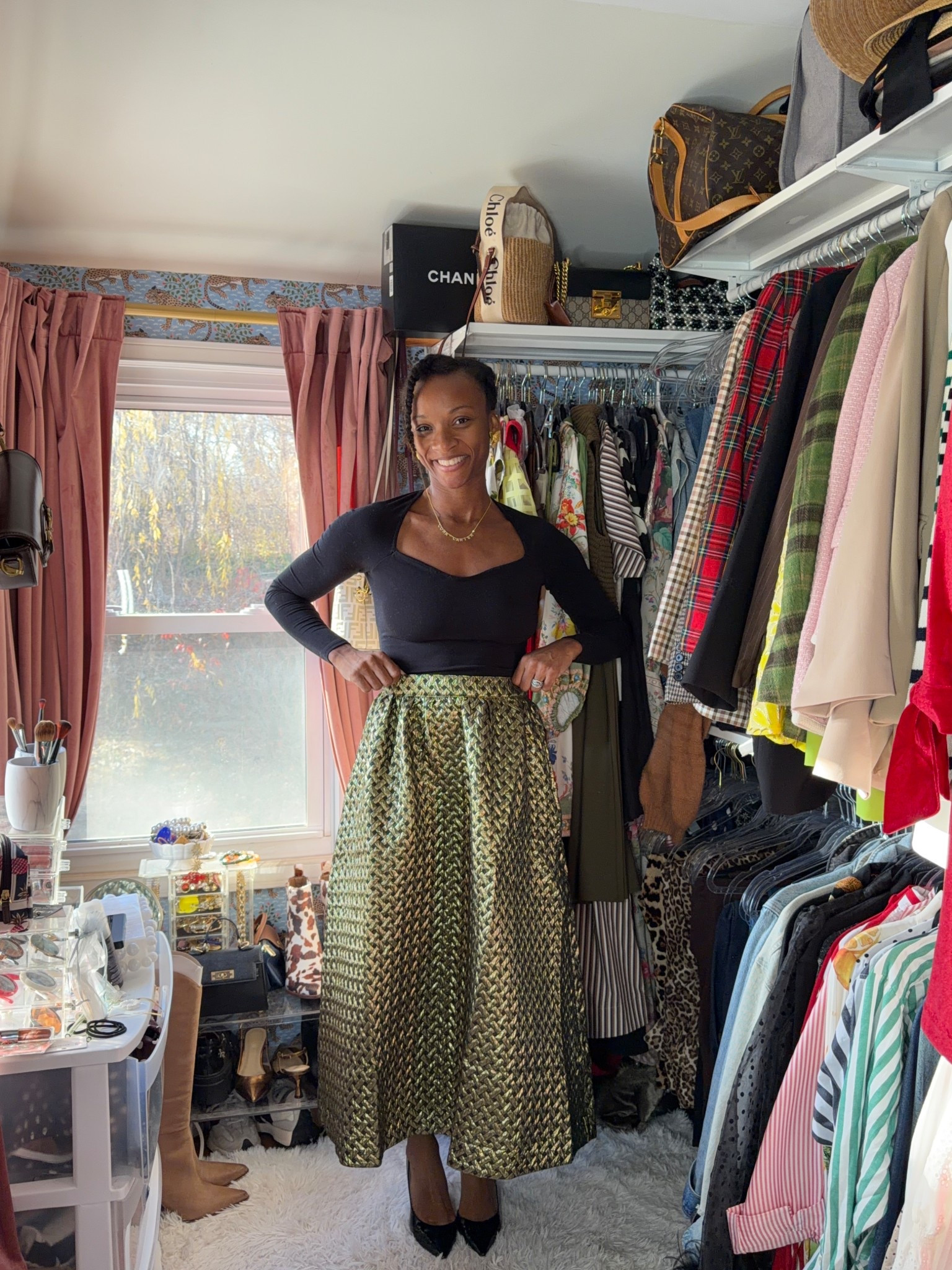 Jacquard maxi skirt with pockets.  Runs true to size.  Skirt has no stretch and also comes in petite sizing 

#LTKHoliday #LTKPetite