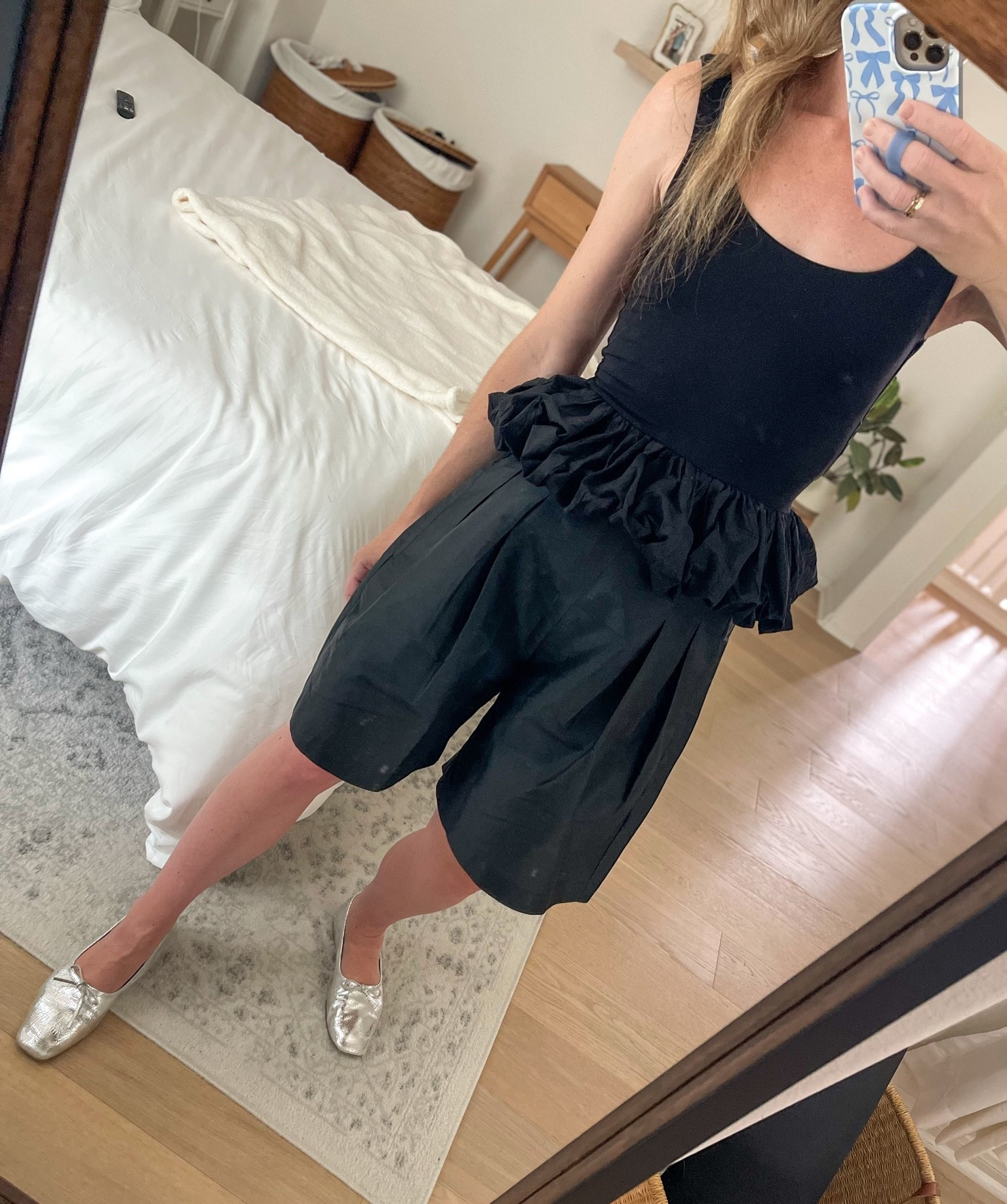 Black on black 🖤

Top runs TTS, wearing a small
Shorts run TTS, wearing a 1
Flats run TTS

#LTKdayinmylife #LTKgrwm #LTKootd