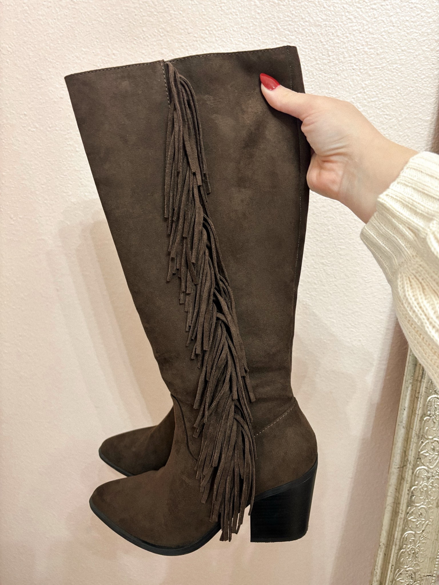 The cutest fringe boots are $12 right now on Walmart’s Cyber Monday! 👢

#LTKSaleAlert #LTKCyberWeek #LTKGiftGuide