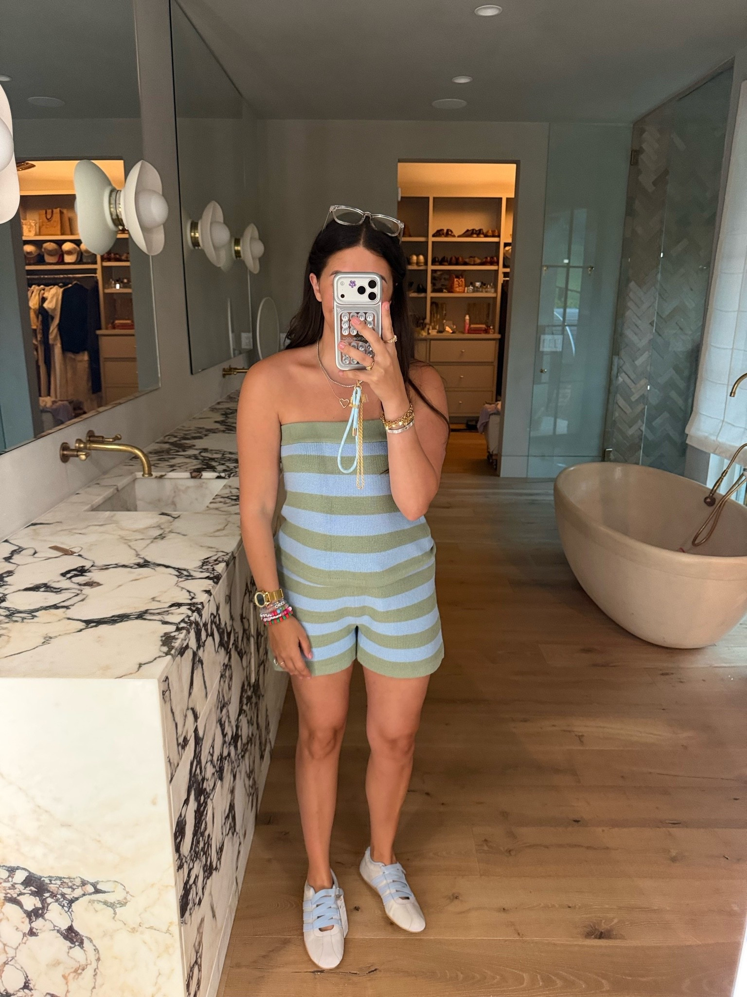 Stripe Amazon Set find!! 
 
Size: large 

Dressupbuttercup.com #dressupbuttercup #dederaad

#LTKootd #LTKmomlife #LTKSeasonal