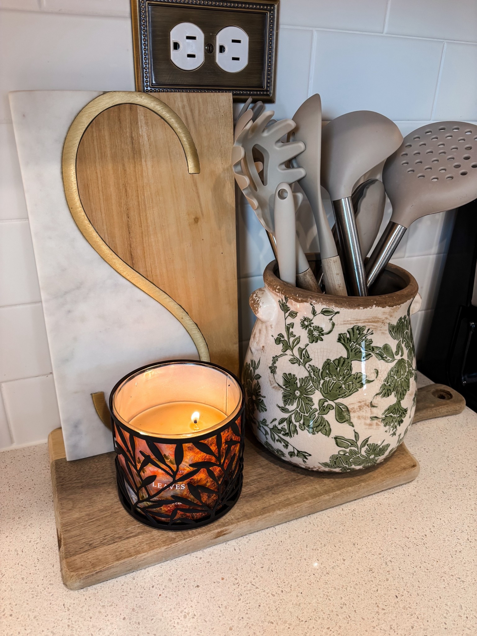 We love a cozy kitchen corner!!! 😭🏡🖼️🕯️👩🏻‍🍳🌿 

#LTKvlog #LTKSaleAlert #LTKHome