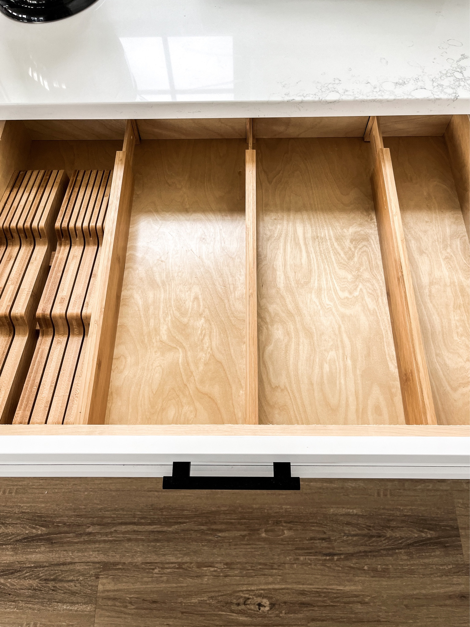 Amazon Canada
+ in drawer bamboo knife block 🤌🏻
+ expandable bamboo drawer dividers 🤌🏻




#LTKhome #LTKunder50 #LTKstyletip