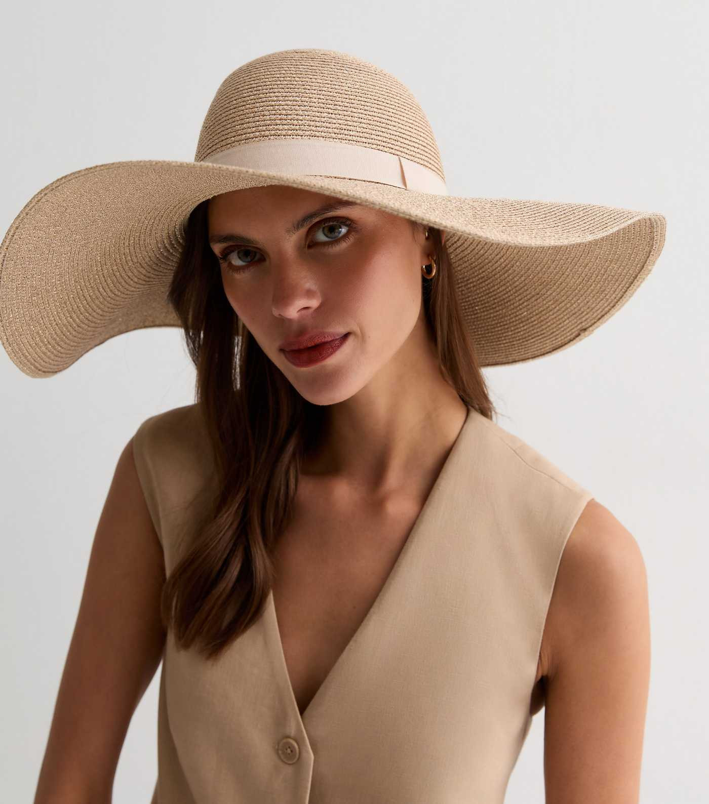Stone Glitter Straw Effect Oversized Floppy Hat | New Look | New Look (UK)