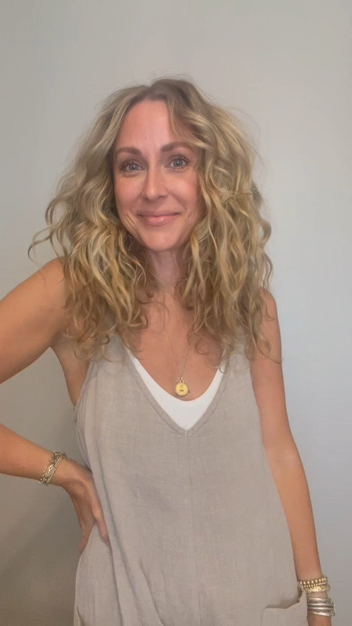 Every day routine:Comb out in the shower, add a few sprays of leave in conditioner and oil the ends. Scrunch and go! 

Day two I use the after party to moisturizer and smooth a bit but das it! 

EXTRA CURLY DAYS: Comb out in the shower, t shirt dry, add curl cream and curl gel, diffuse upside down. 

Second day: spray with curl spray and water, scrunch and smooth out any strays :) 